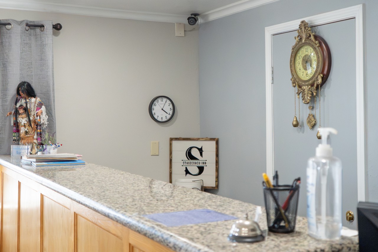 Stagecoach Inn Front Desk & Lobby